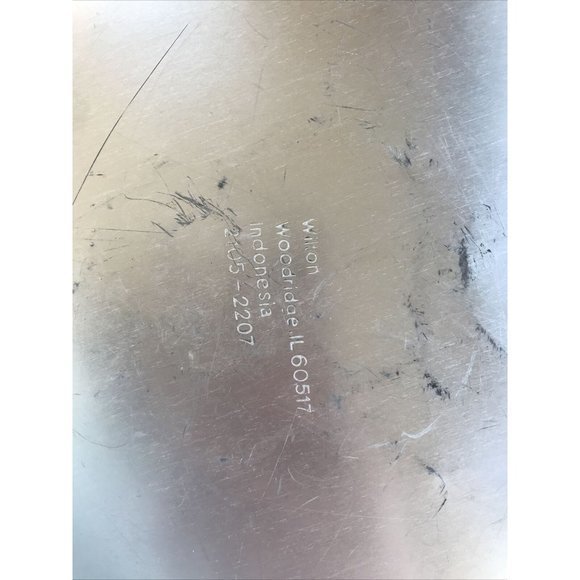 Wilton 10"‎ in x 2" in Aluminum Round Cake pan Brand - Picture 3 of 3